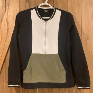 Venus half zip sweatshirt. Like new. Size S.